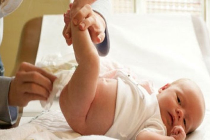11 Điều Mẹ Nên Biết Về Chất Thải Trẻ Sơ Sinh trong 10 Ngày Đầu