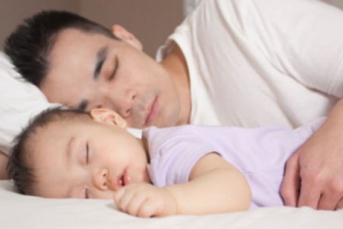 Bố Mẹ Có Biết Vì Sao trẻ Nhỏ Phải Ngủ Trước 9 Giờ Tối