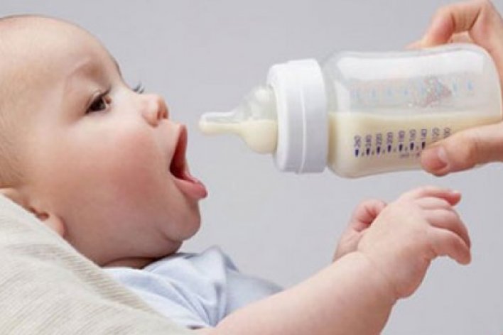 Sai Lầm Rất Nhiều Mẹ Mắc Phải Khi Pha Sữa Bột Cho Con