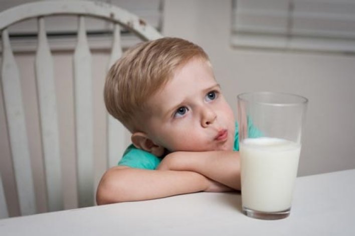 Trẻ Trên 2 Tuổi Cần Uống Bao Nhiêu Sữa Mỗi Ngày