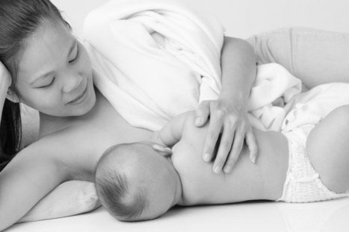 14 Lợi Ích Tuyệt Vời Chỉ Mẹ Cho Con Bú Sữa Mẹ Mới Có