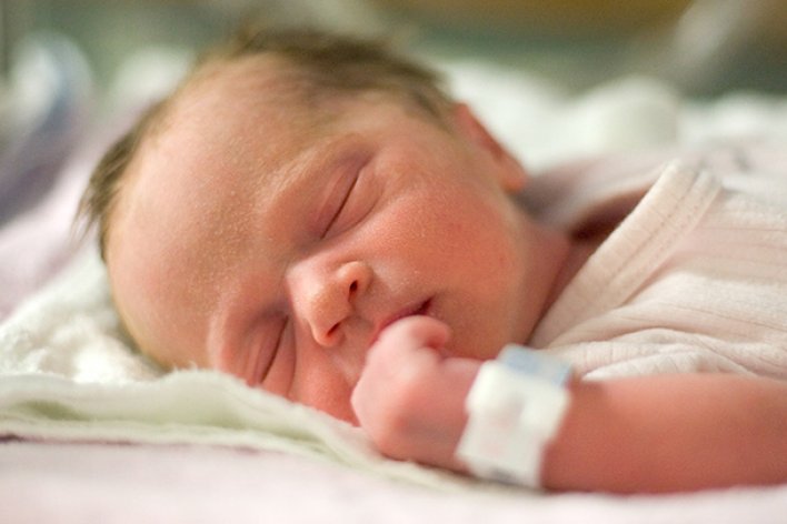 Những Tư Thế Ngủ An Toàn Và Nguy Hiểm Cho Trẻ Sơ Sinh Mẹ Cần Biết