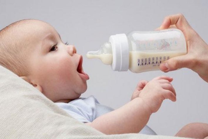 Trẻ Sơ Sinh Đến 1 Tuổi Cần Bao Nhiêu Sữa Mỗi Ngày Để Tăng Cân