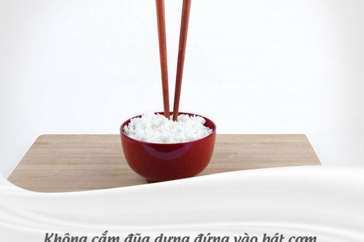 10 Quy Tắc Ăn Uống Của Người Việt Mẹ Nên Dạy Con